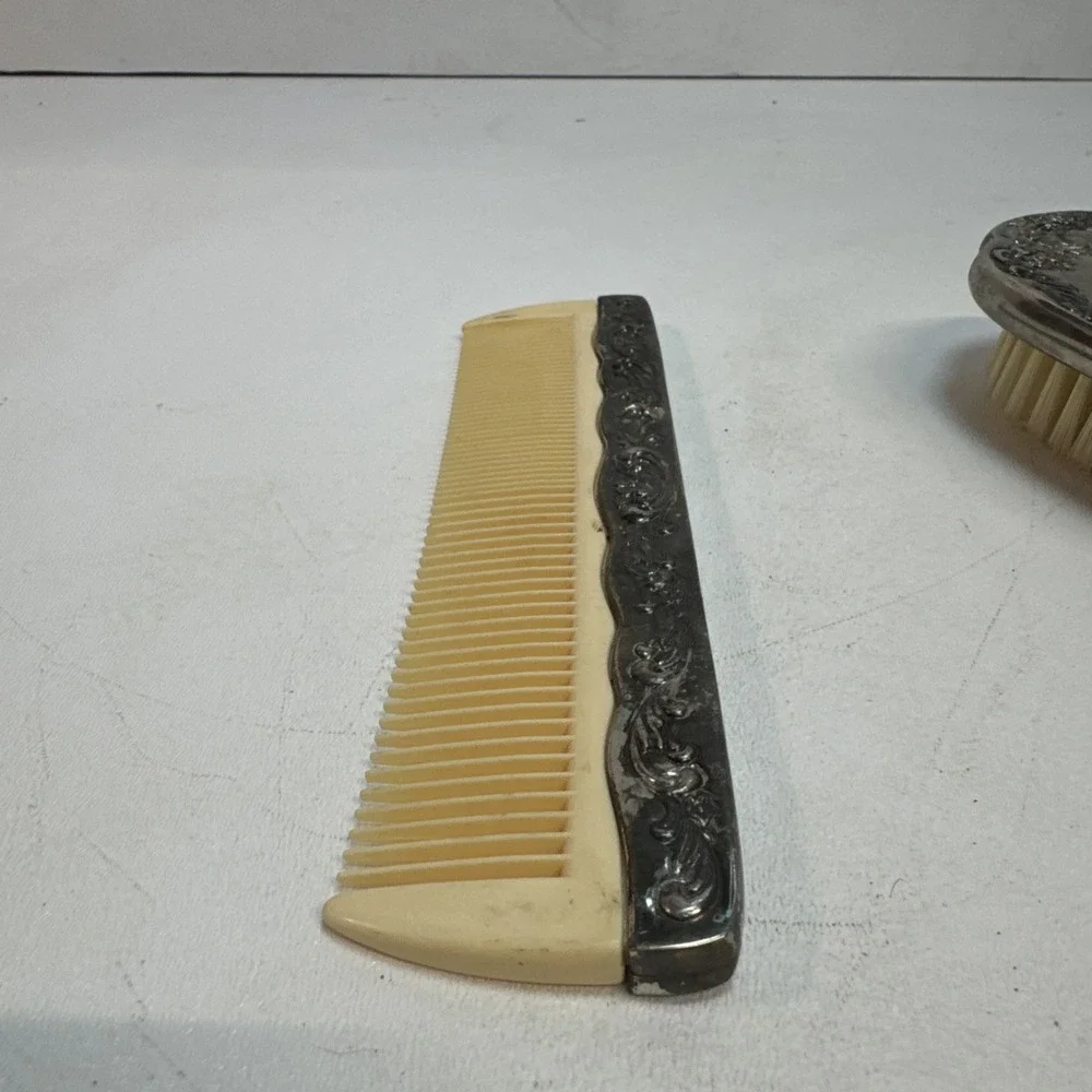 Vintage SILVERPLATE DRESSER SET,‎ Brush, & Comb